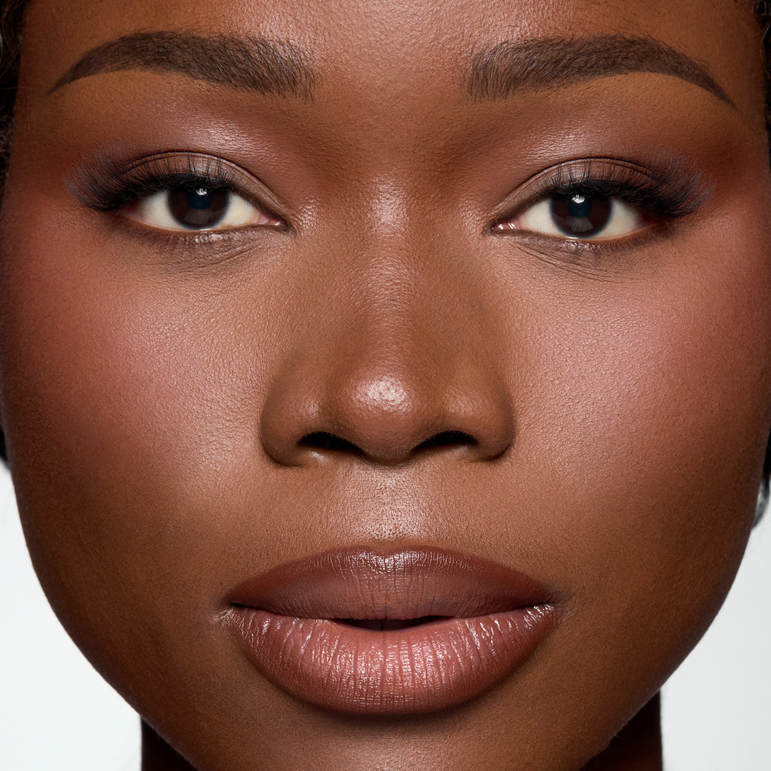 Lybre Lashes No 10 shown on model eyes close up