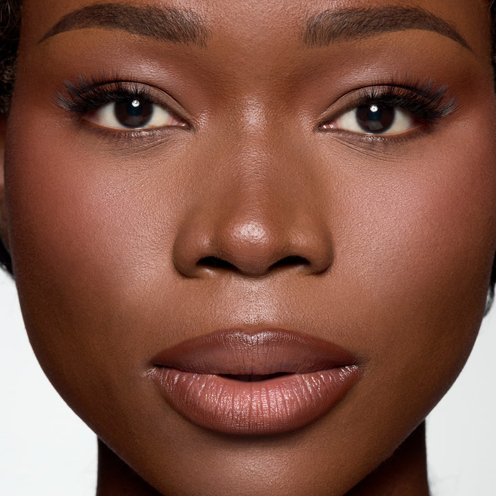 Lybre Lashes No 6 on model close up