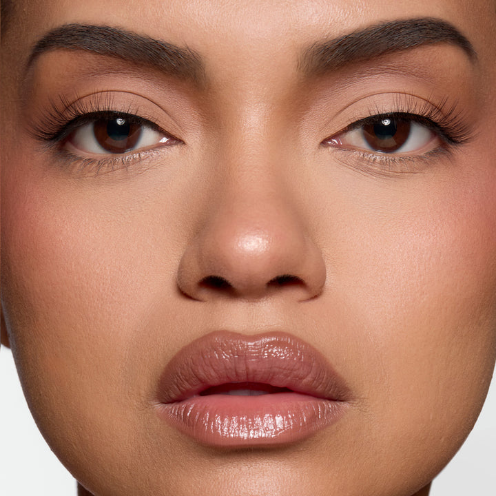 Lybre Lashes No 7 on model