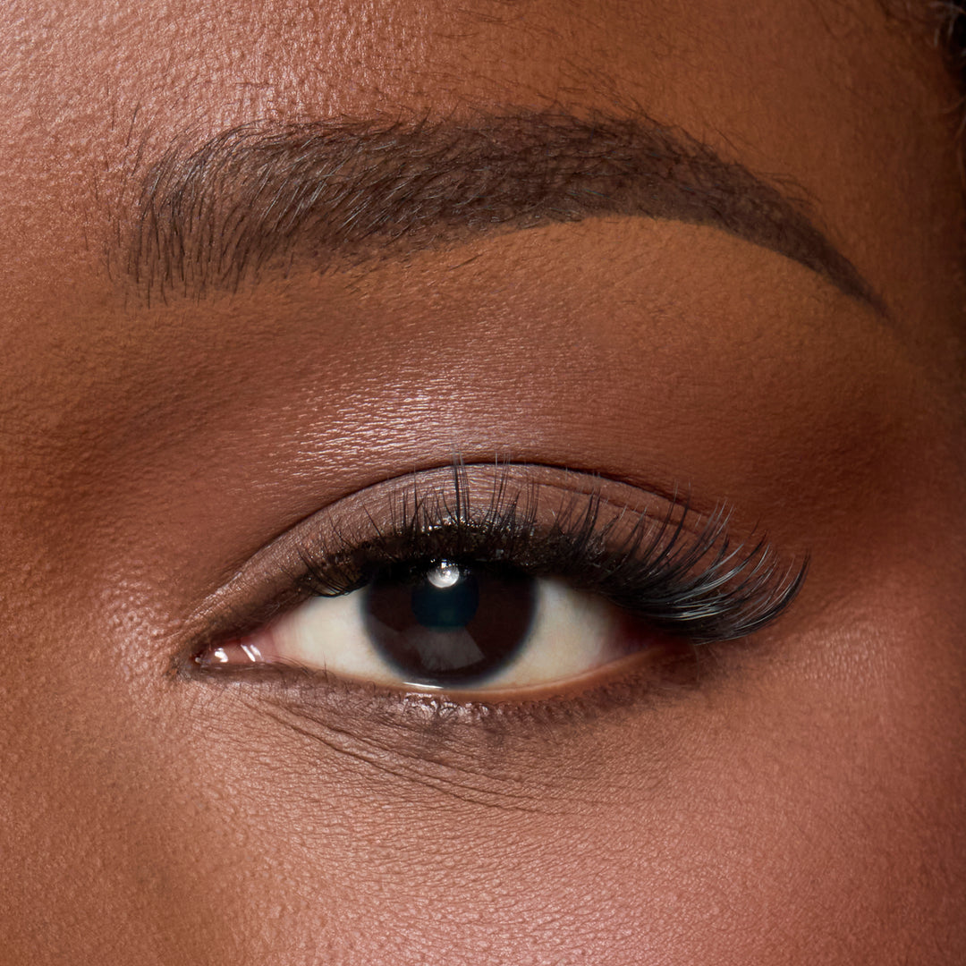 Lybre Lashes Indiv. 1 close up of model eye wearing faux lashes