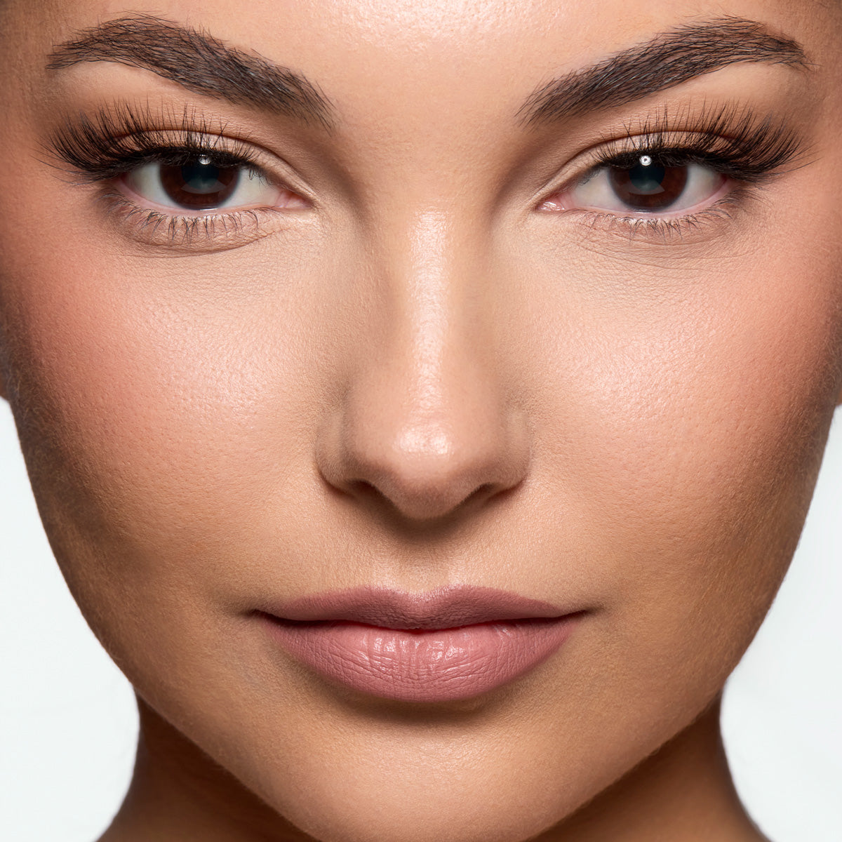 Lybre Lashes No 6 close up on model