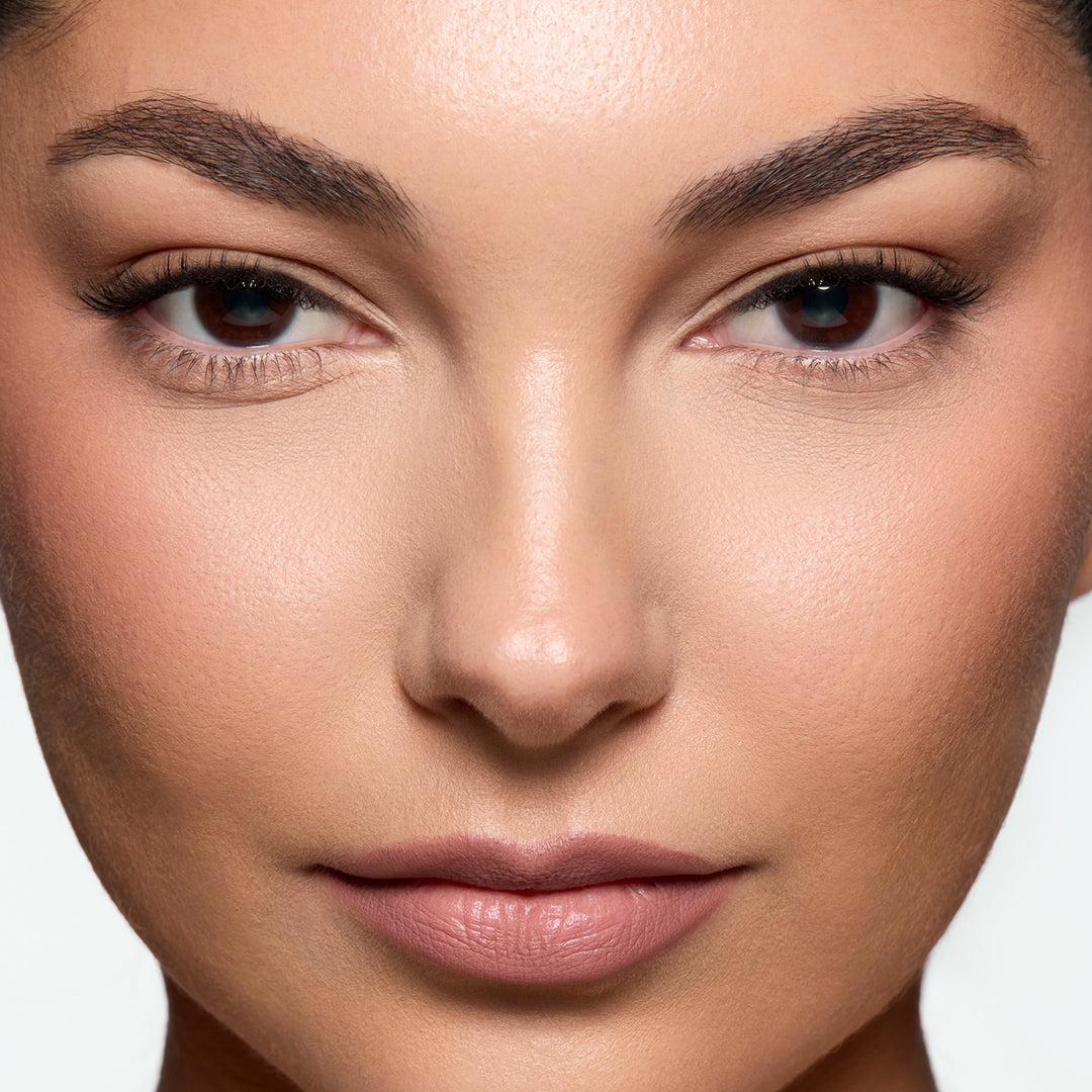 Lybre Lashes Indiv. 2 on model close up of eyes