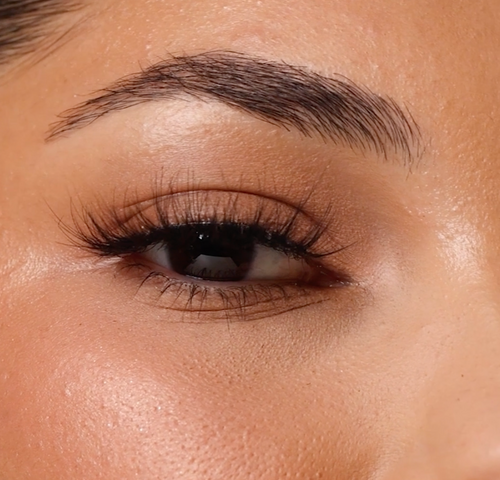 Lybre Lashes No 11 on models